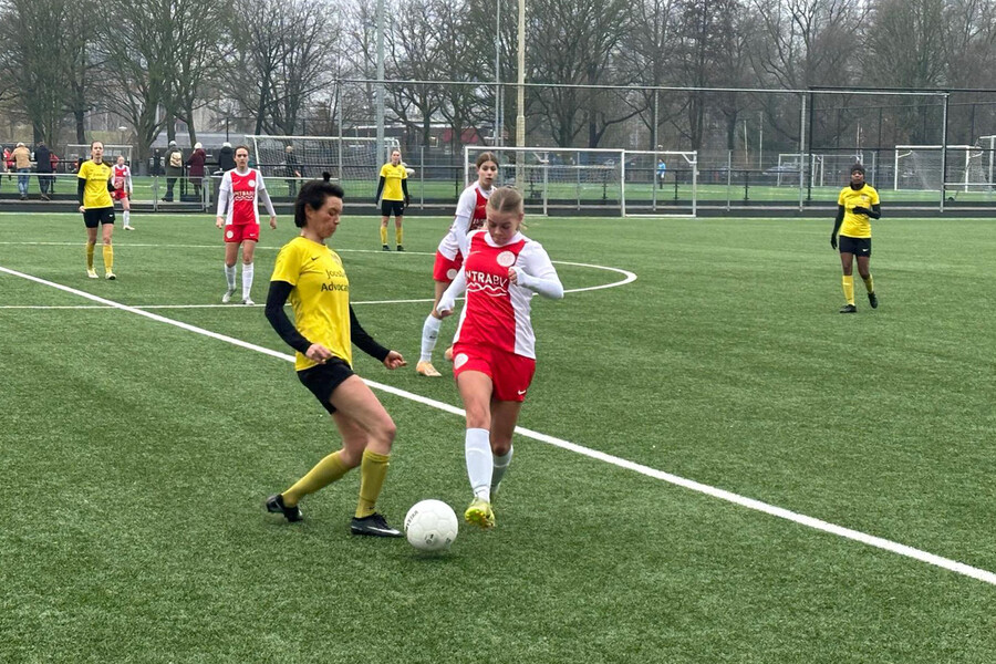 Harde les voor Vrouwen 1 ondanks lichtpuntjes