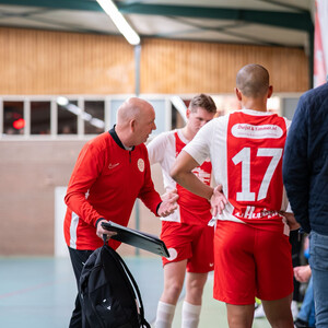 Futsal 1 kansloos onderuit tegen koploper
