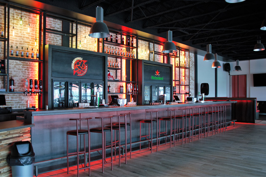 Sporthalbar open, Clubhuis gesloten op donderdag