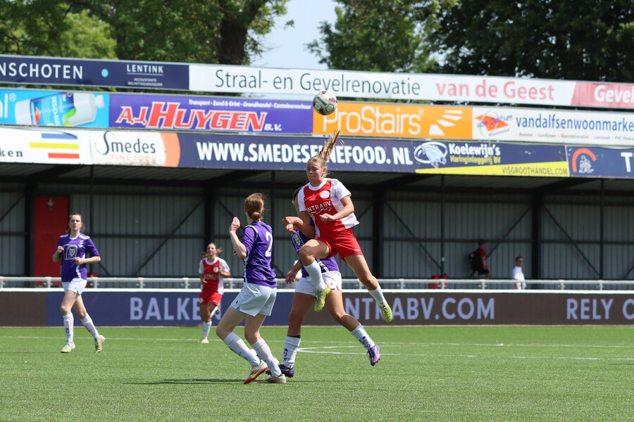 Seizoensafsluiter met een afscheid en drie debutanten voor Vrouwen 1