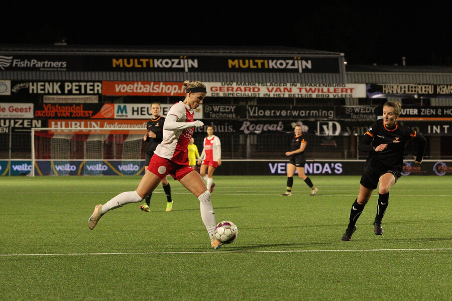 Vrouwen 1 toont veerkracht tegen Nederlands Politieteam