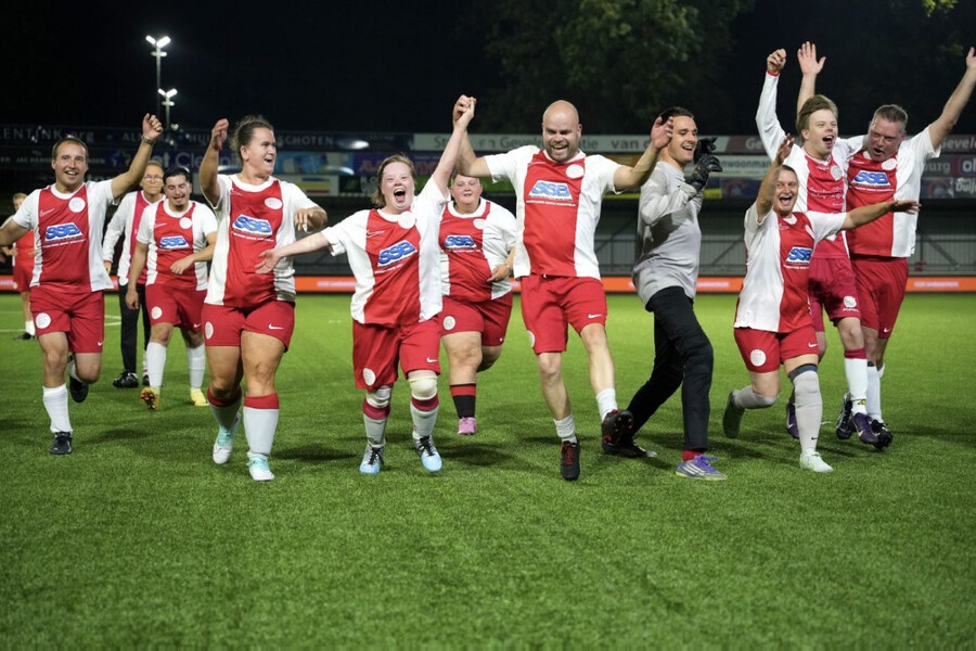 Bijzondere jubileumavond G-team trekt bijna duizend bezoekers naar De Westmaat
