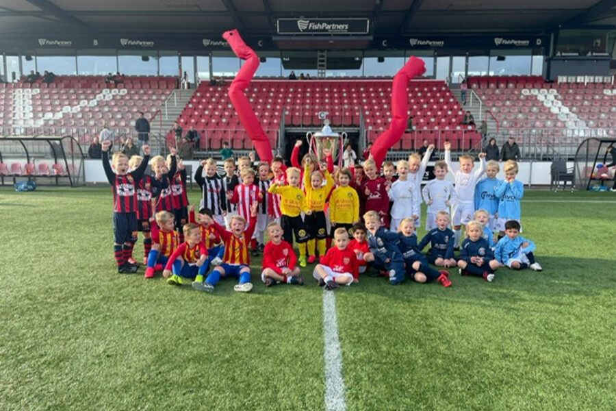 Kom voetballen bij de Kleine Rooie Vogels!