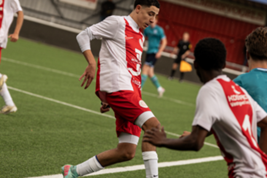 Heerenveen trakteert O21 op 8-1 nederlaag