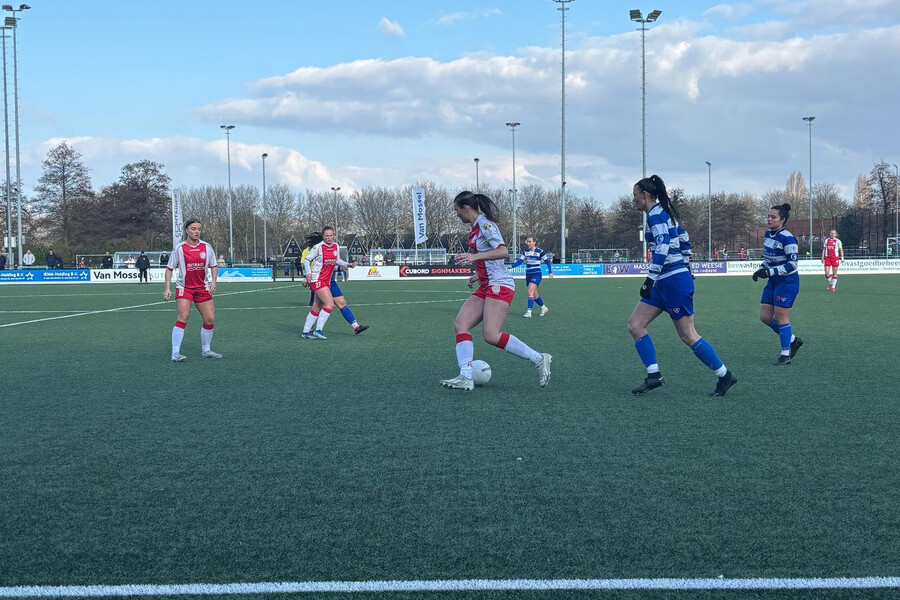 Vrouwen 1 stuit op dolende scheidsrechter