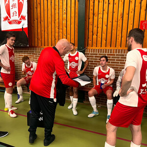 Futsal 1 trakteert publiek op doelpuntenregen