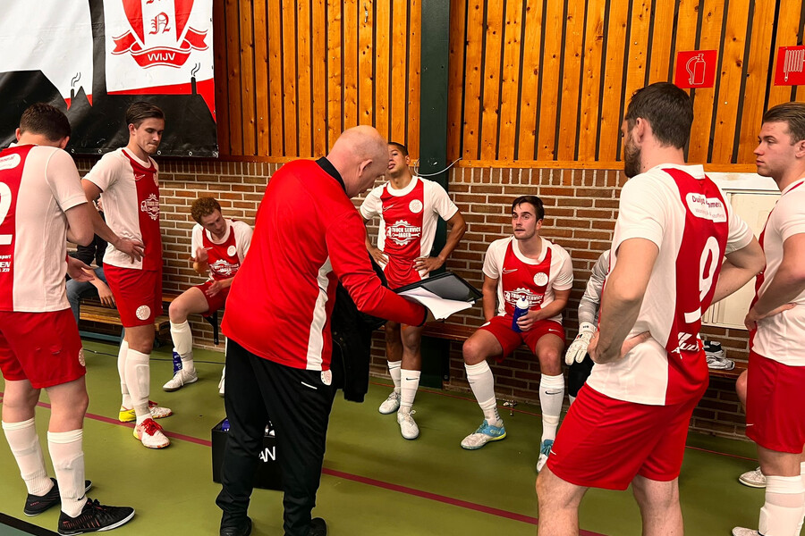 Futsal 1 trakteert publiek op doelpuntenregen