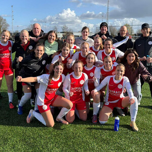 Vrouwen 1 boekt overtuigende zege op Real Sranang