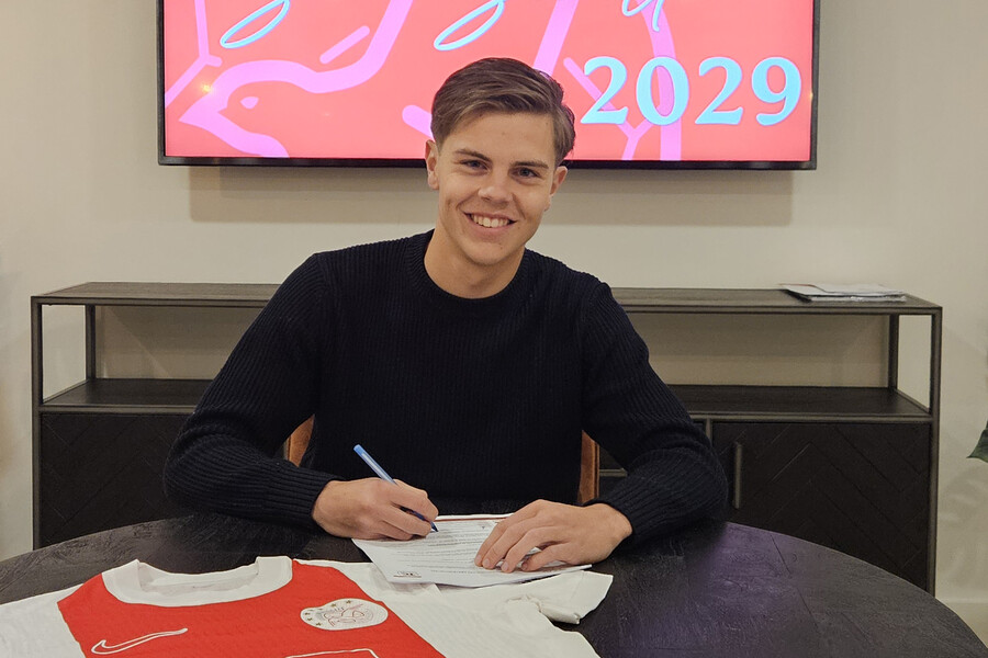 Sem Scholten tekent eerste contract tot zomer 2029