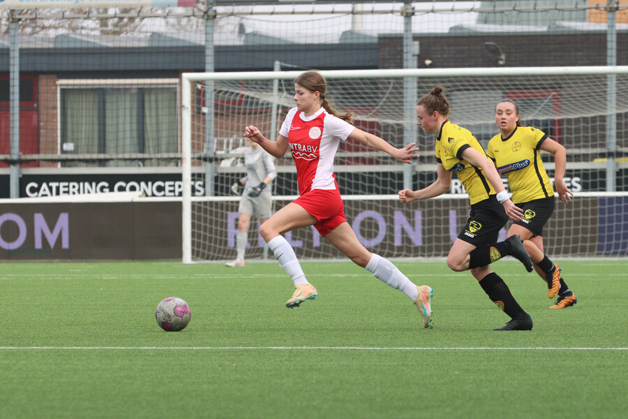Vrouwen 1 knokt zich naar punt in hard duel met Purmerend