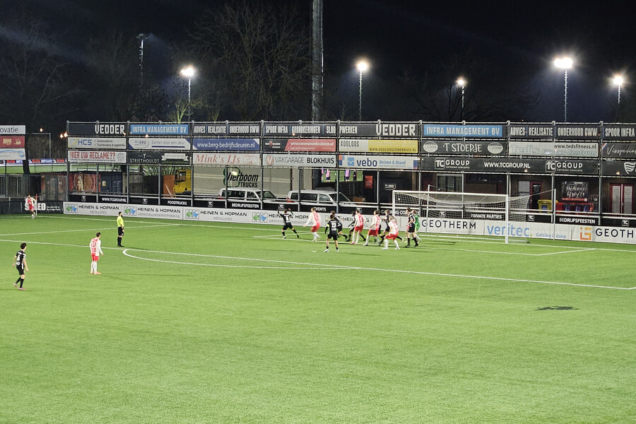 IJsselmeervogels wint simpel in oefenduel van CSV Apeldoorn