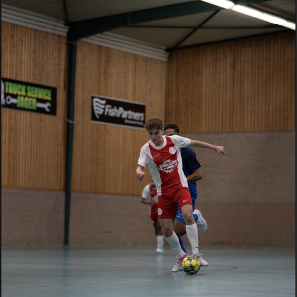 Futsal 1 rekent zakelijk af met talenten van HV Hoorn
