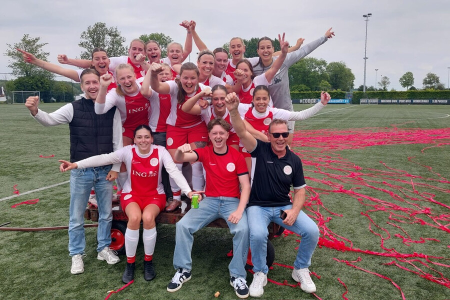 Vrouwen 2 opnieuw kampioen na spannende seizoensfinale!