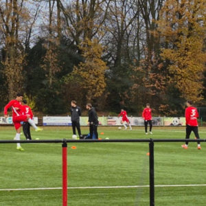 O21 geeft al vroeg én te makkelijk de wedstrijd weg!