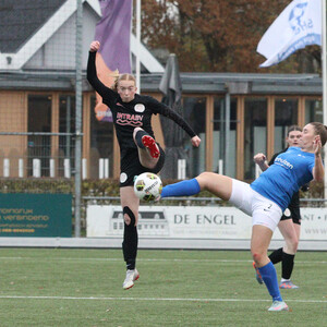 Vrouwen 1 geeft overwinning zelf uit handen
