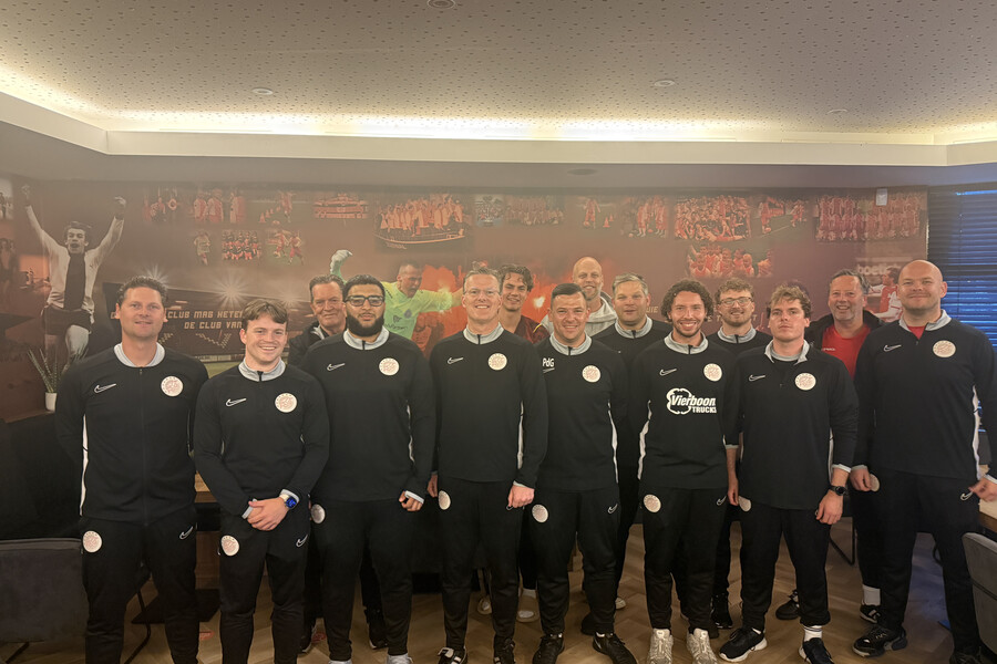 Contracten Jeugdtrainers getekend